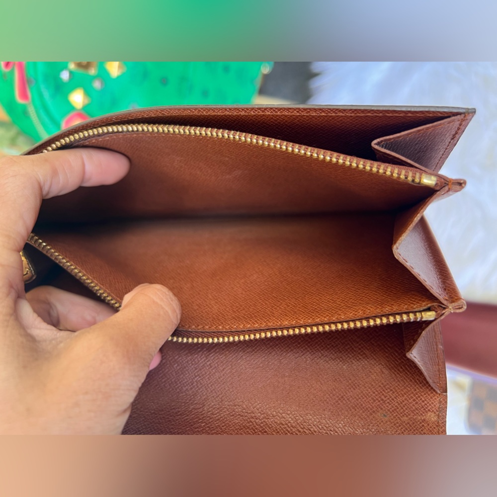 Louis Vuitton Dark Brown Monogram Clutch - Picture 9 of 9